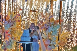 Водопад из холодных огней